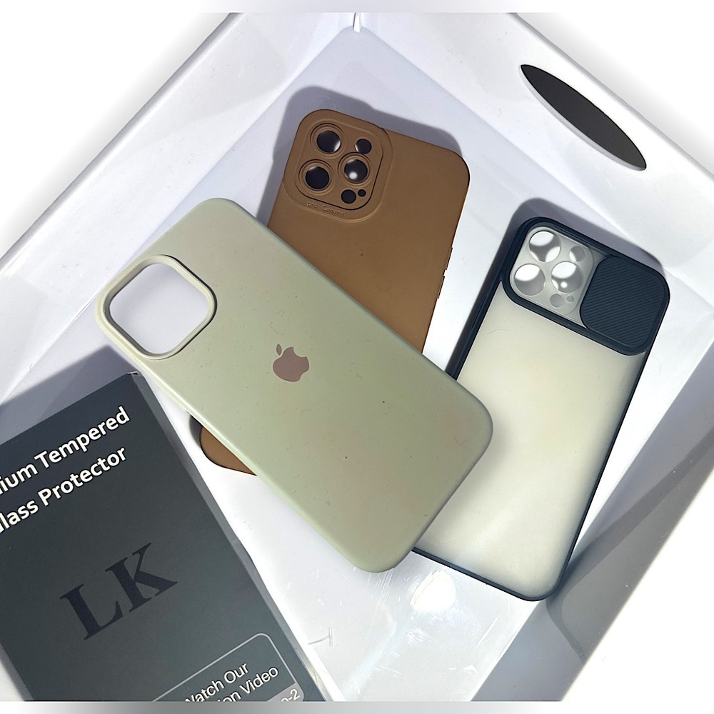 IPhone 12 Pro Max Bundle - 3 Cases + One (New) Screen protector.